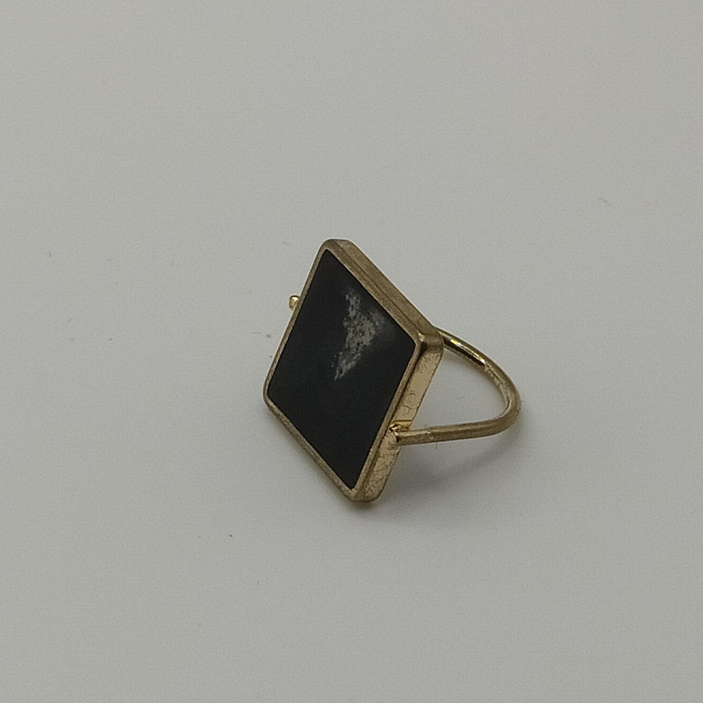 Square Abalone: RJU03BLK